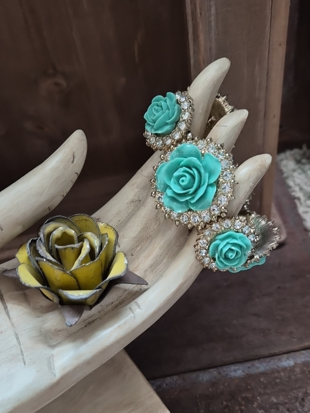 Vintage Turquoise Roses Rhinestones Gold Stretch Bracelet